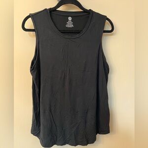 Kindred Braverly black athletic nursing postpartum tank top medium